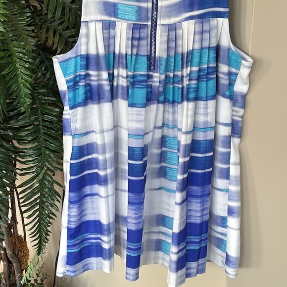 Calvin Klein Blue & White Graphic Print Sleeveless Top Pleated Back Zip Office - Picture 9 of 15